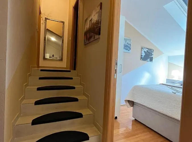 Four You-with Sea View Apartman Zára