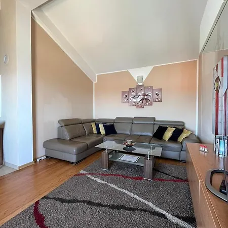 Four You-with Sea View Apartament Zadar